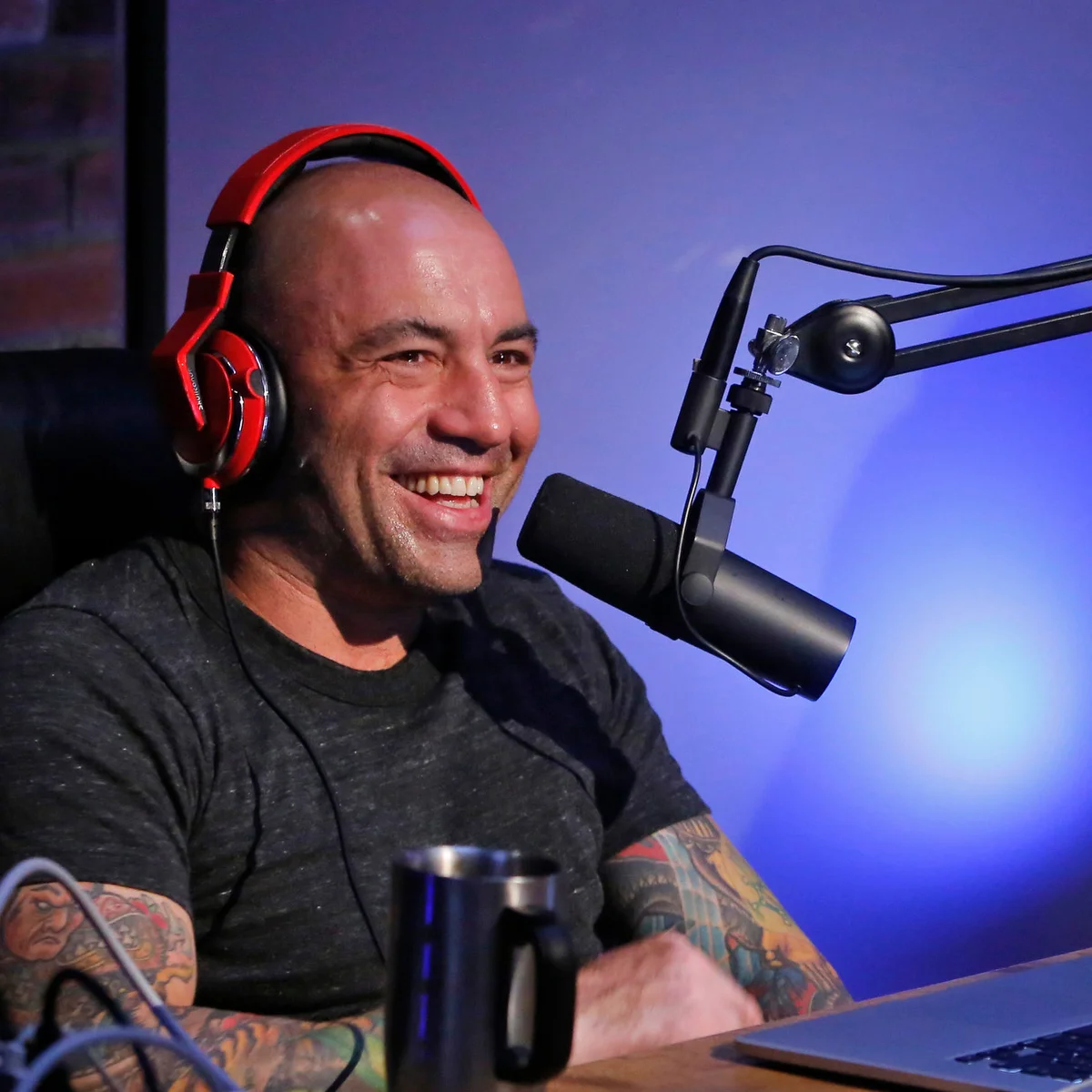 Joe Rogan recording The Joe Rogan Experience podcast